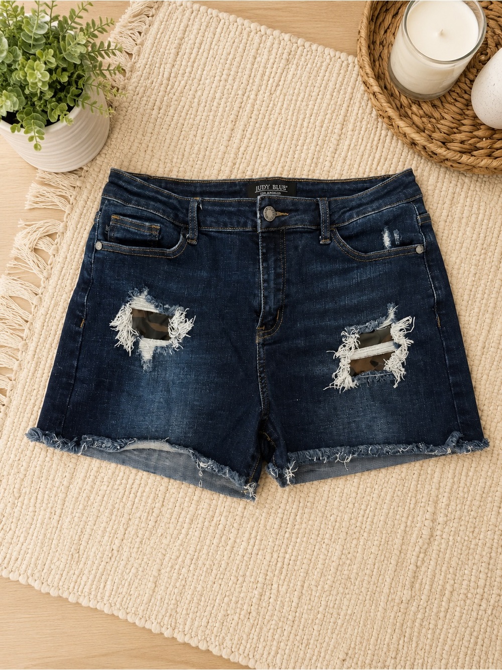 Judy Blue Distressed Dark Blue Denim Jean Shorts Large